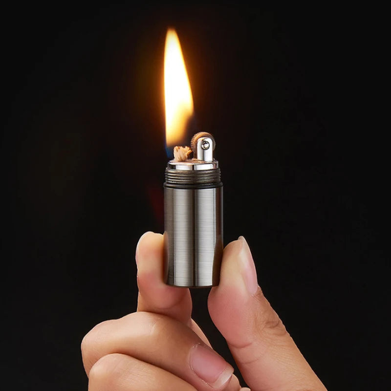 Isqueiro Vintage Stainless Steel Lighter Criativos Antique Mini Kerosene Lighter Capsule Portable Bronze Llavero Encendor